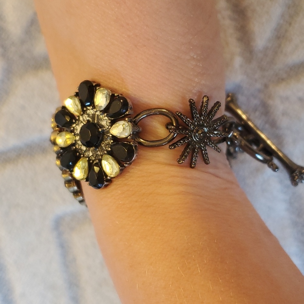 Lucky Brand metal toggle antiqued bracelet, shiney gems, purple,blue, blck&white - Picture 9 of 11